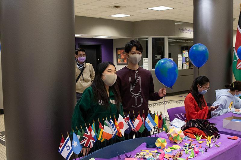 photo of international students at UNA